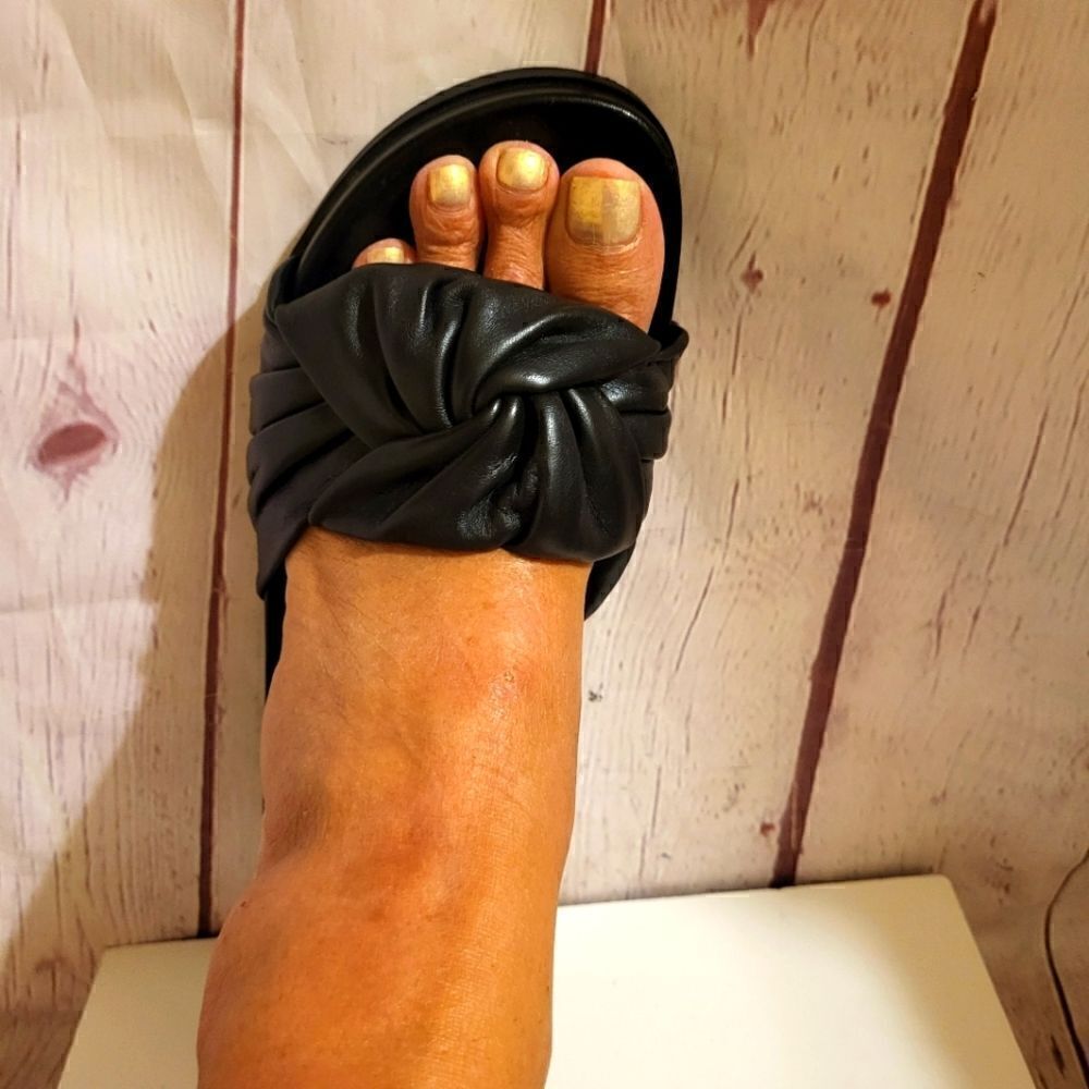 Rebecca Minkoff "Valeraine" Black Buttery Soft Leather Slide Sandals Sz.10 $295 - Picture 2 of 9